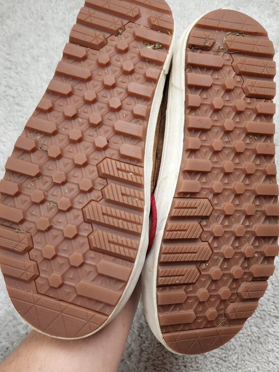 Athletic_Shoes